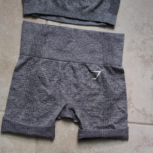 Gymshark Gray and Pink Activewear - Picture 2 of 8